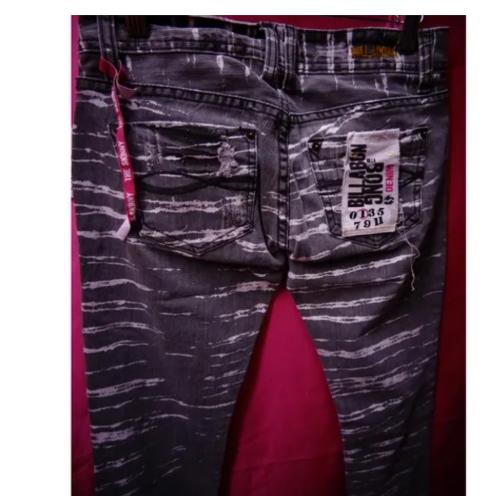 Billabong denim black white jeans acid wash skinny fitted distressed y2k 90’s